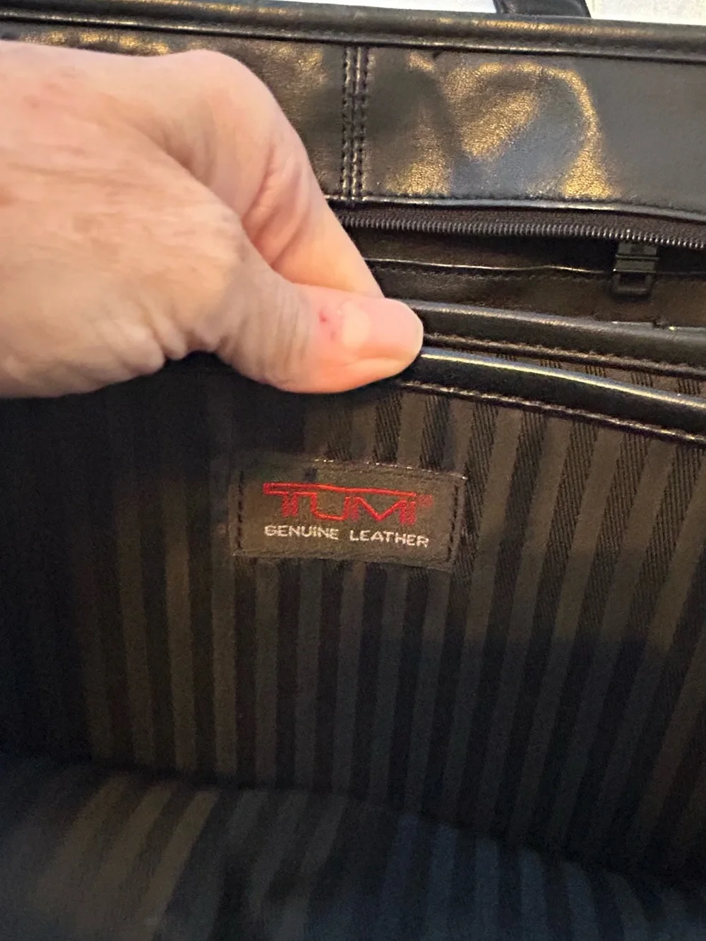 TUMI Black Leather Briefcase Laptop Bag Expandable Business Travel ALPHA 901D3